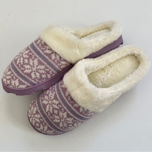 I. appel Violet Snowflake Knit Slippers - Picture 4 of 15